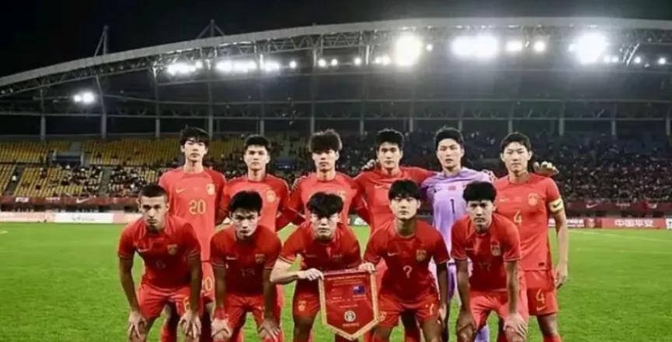 福建男篮精英阵容发威，疯狂横扫对手