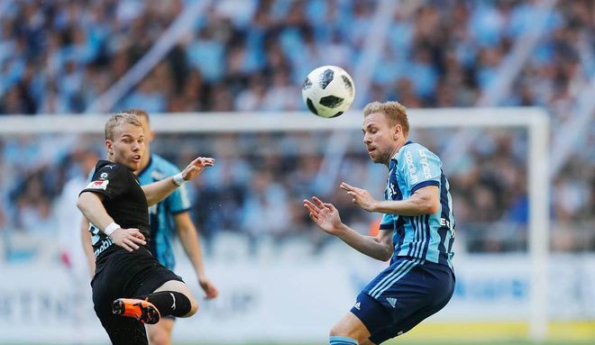 包含纽卡斯尔联守备稳固连保不败,主教练赞扬后卫表现的词条 包含纽卡斯尔联守备稳固连保不败,主教练赞扬后卫表现的词条