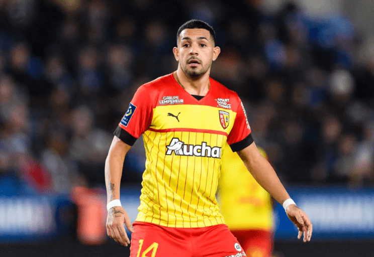 世俱杯2025-瓦朗谢纳新星崭露头角,或将成为法甲翻盘希望的简单介绍