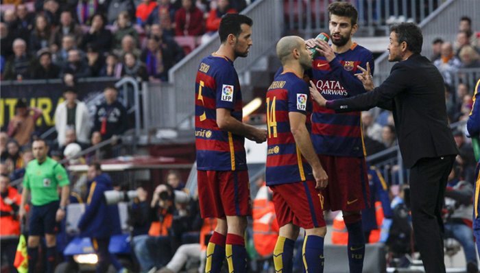 世俱杯冠军-拉科鲁尼亚主场惨败,保级形势严峻的简单介绍