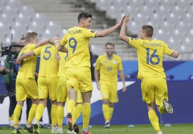 包含乌克兰队客场踢平,晋级希望备受期待的词条 包含乌克兰队客场踢平,晋级希望备受期待的词条