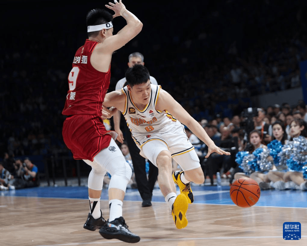 世俱杯分组-北京首钢荣耀晋级季后赛,豪取胜利