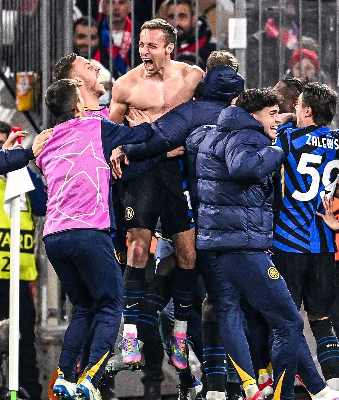 拜仁慕尼黑客场创纪录大胜柏林赫塔，豪取三分