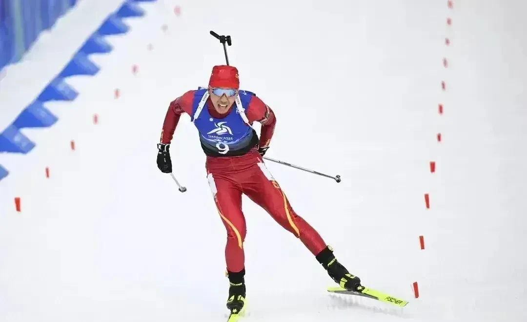 斯洛伐克队力挫对手，成功晋级欧预赛决赛阶段