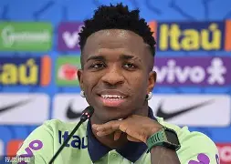 齐达内传授头球配合经维尼修斯完轰分