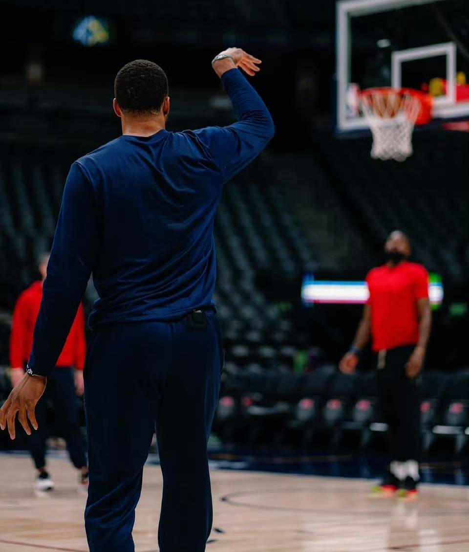 世俱杯官网-快船队员互动视频大曝光，球迷呼声高涨