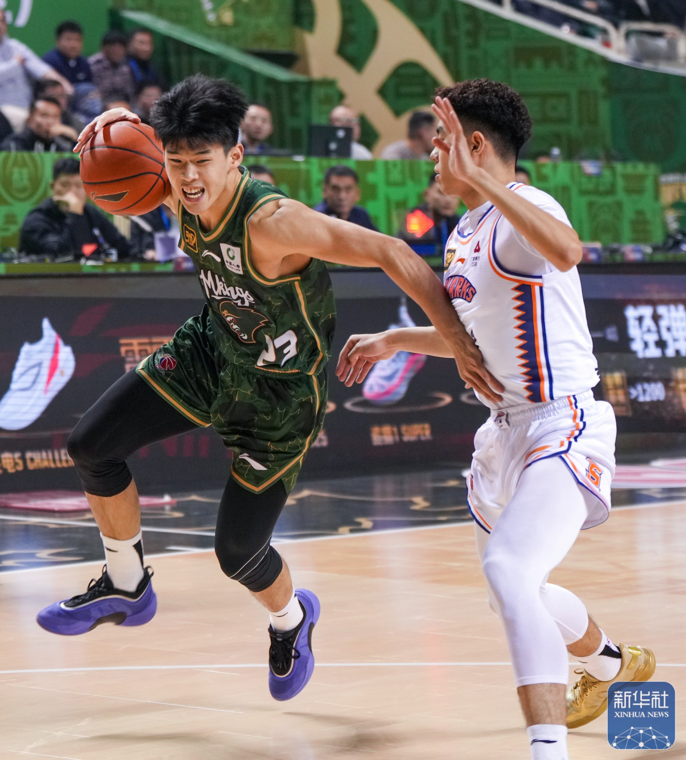 世俱杯参赛资格-包含上海男篮成功战胜江苏队，实力展现无疑的词条