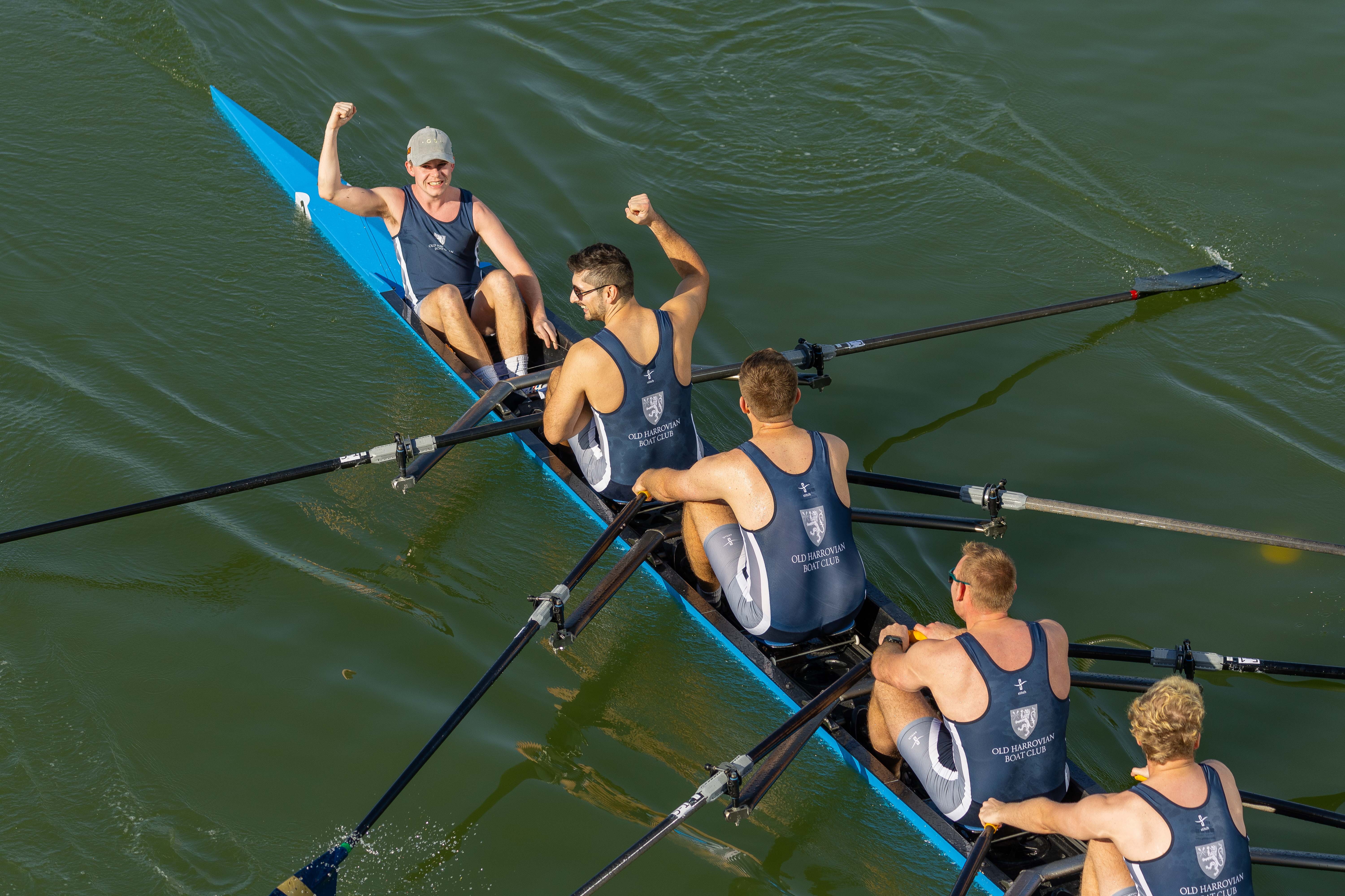 赛艇运动员稳定节奏实现突破