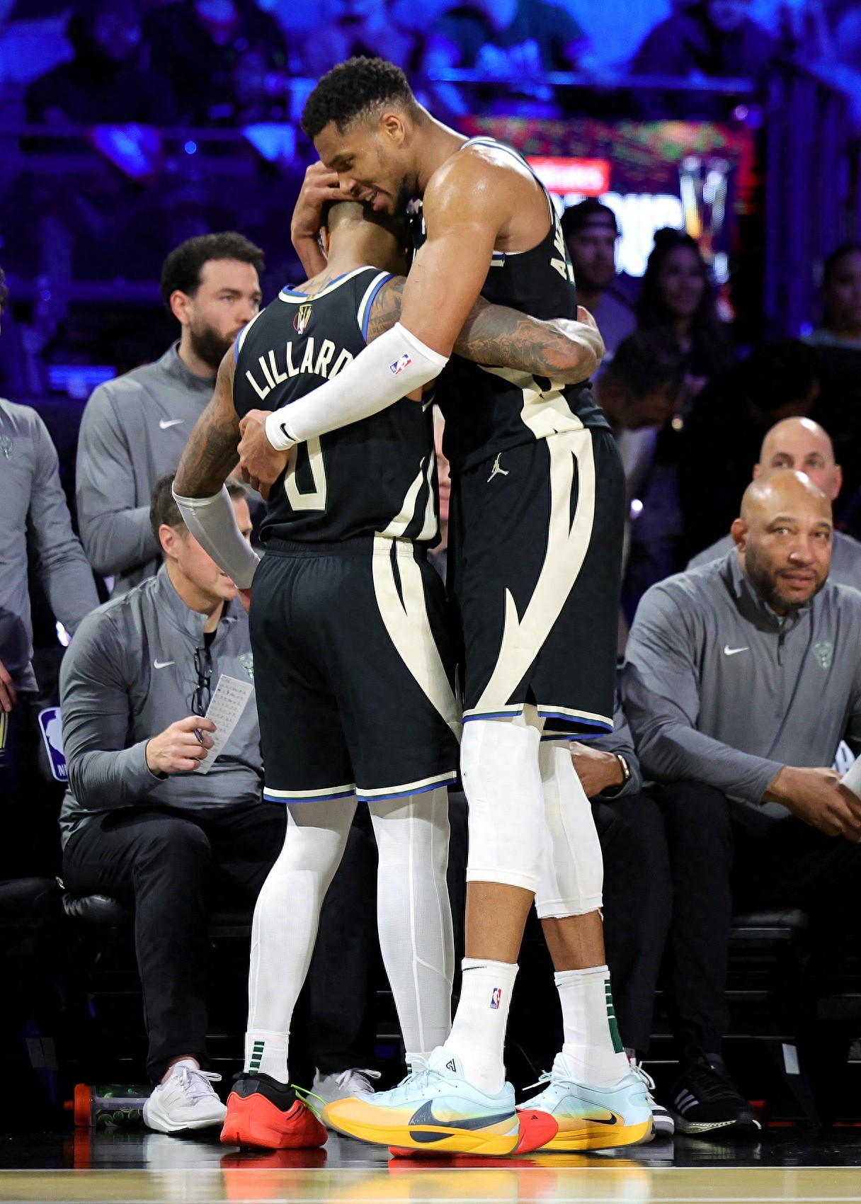 世俱杯-雄鹿主场力克热火，保持不败战绩的简单介绍