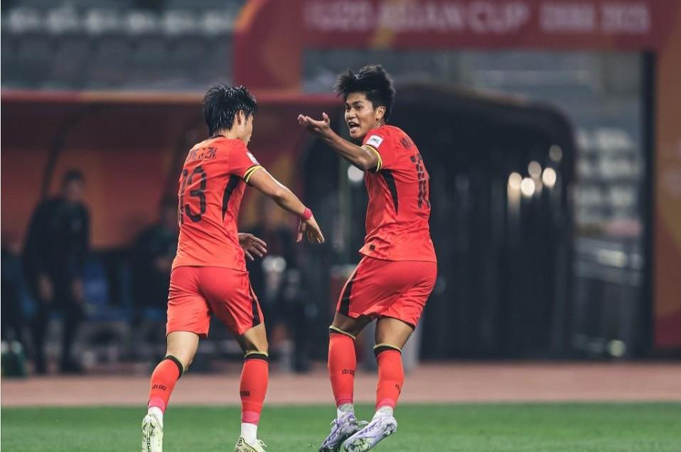 世俱杯时间-国内球队在洲际比赛中与对手激烈对抗