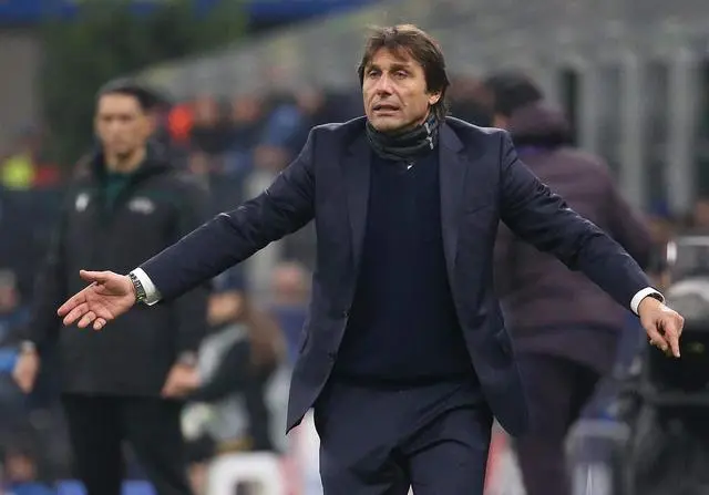 战术调整奏效，那不勒斯取得惊人胜利的简单介绍