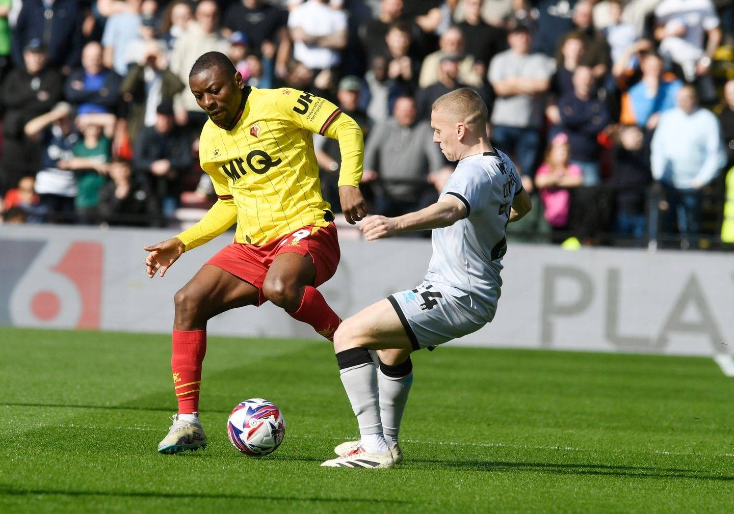 斯旺西主场失利，陷入保级泥沼