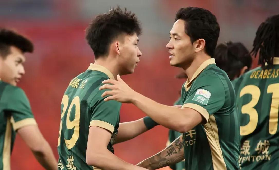 国安主场大捷，继续追赶领头羊