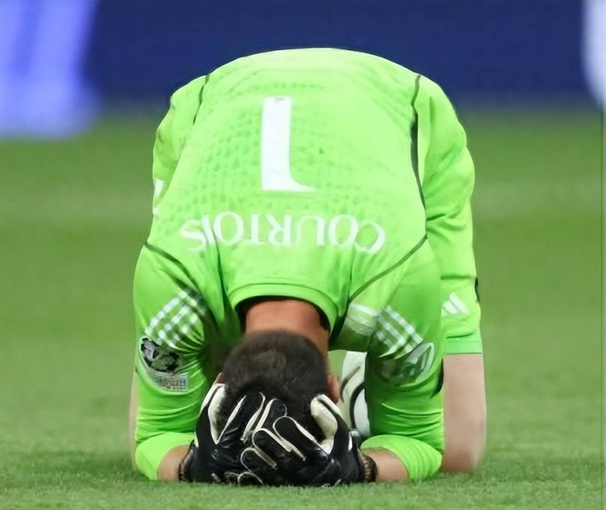 世俱杯-皇马门神连续扑出关键射门，助球队夺冠