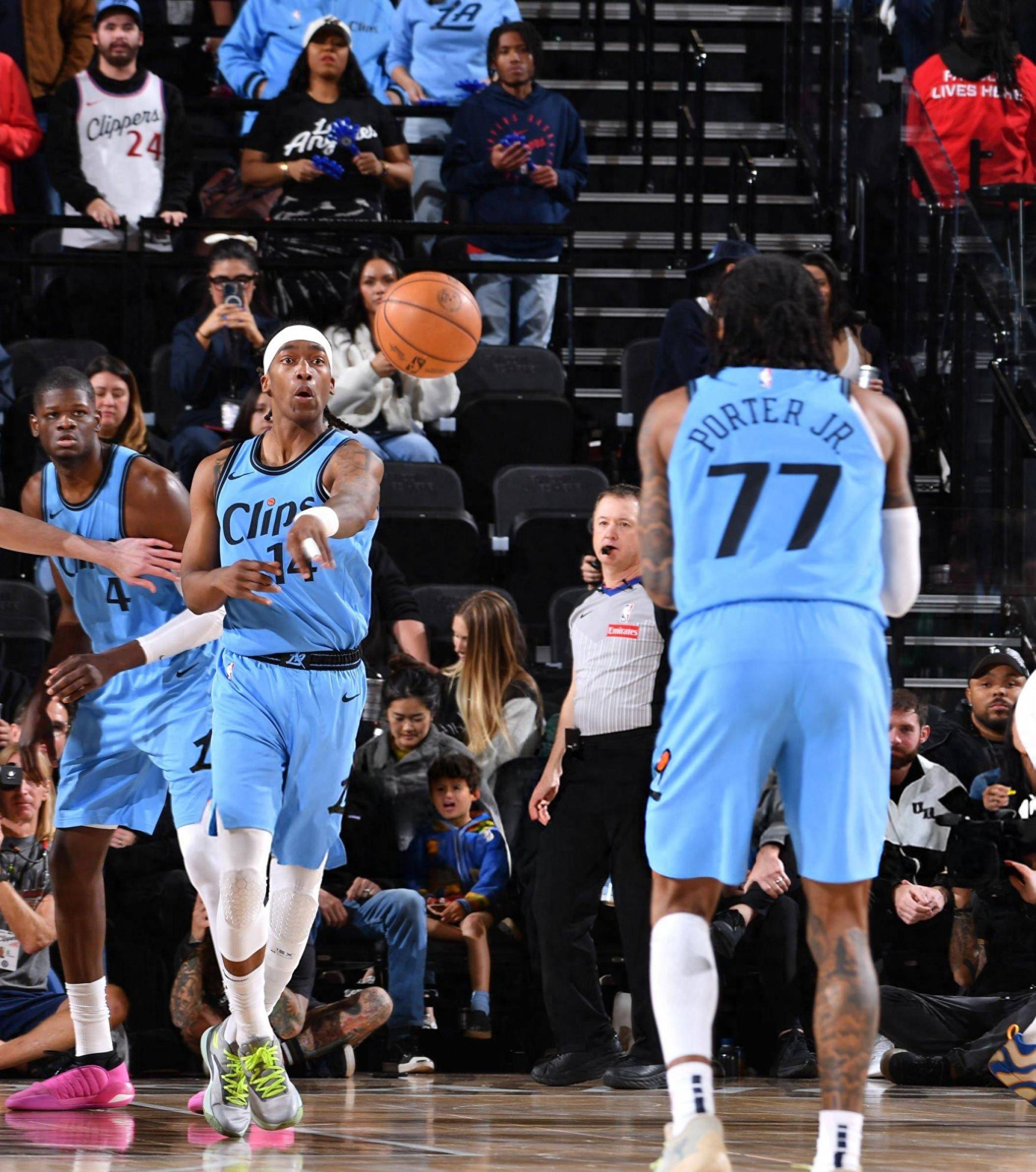 世俱杯2025-开拓者队不敌快船队,遭遇两连败