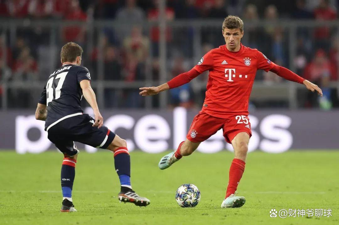 拜仁轻取勒沃库森,阿尔瓦雷斯点燃赛场 拜仁轻取勒沃库森,阿尔瓦雷斯点燃赛场