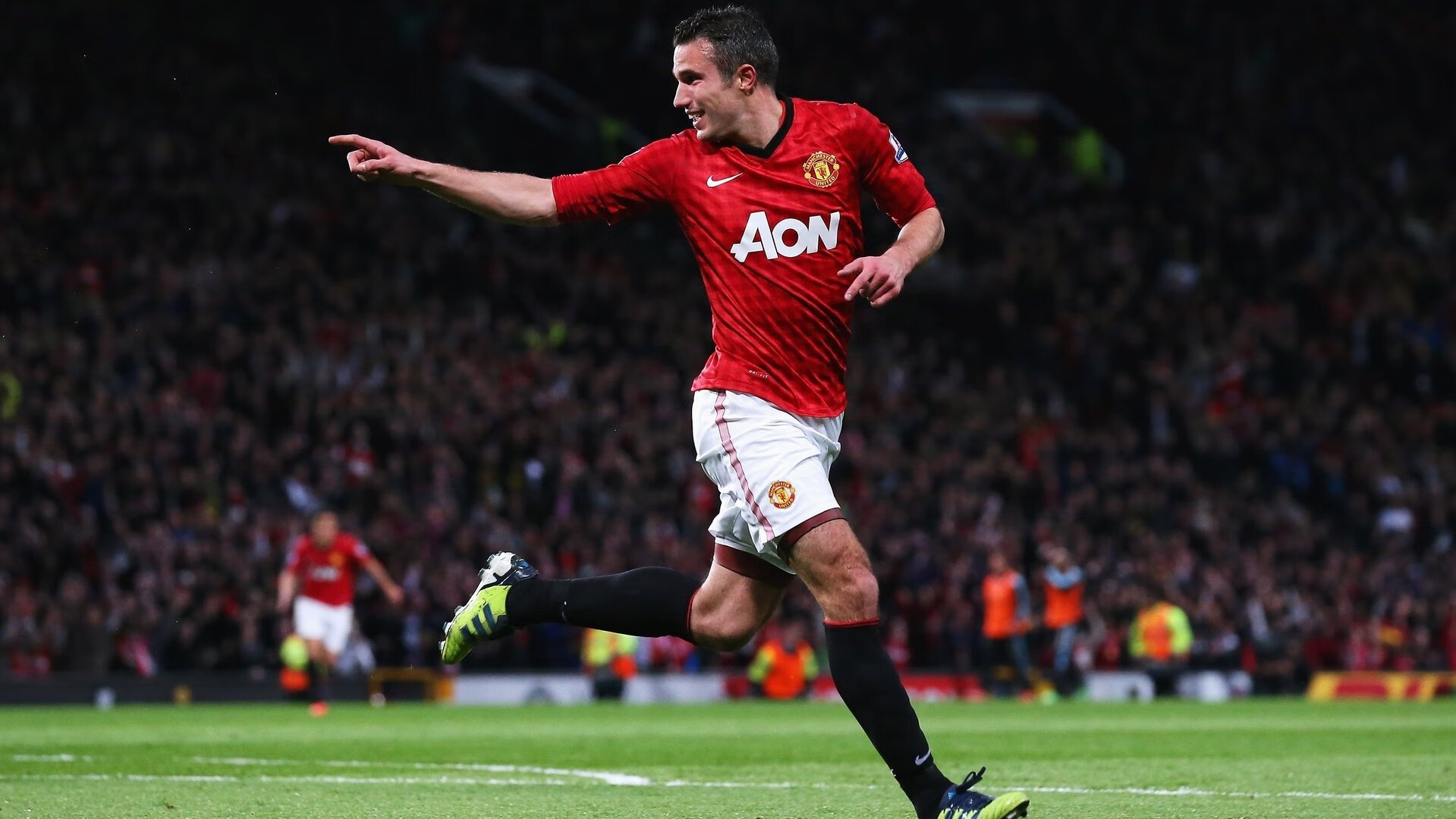 世俱杯决赛-当夜晚变成他的舞台，德文·布克如何用唯一性定义伟大